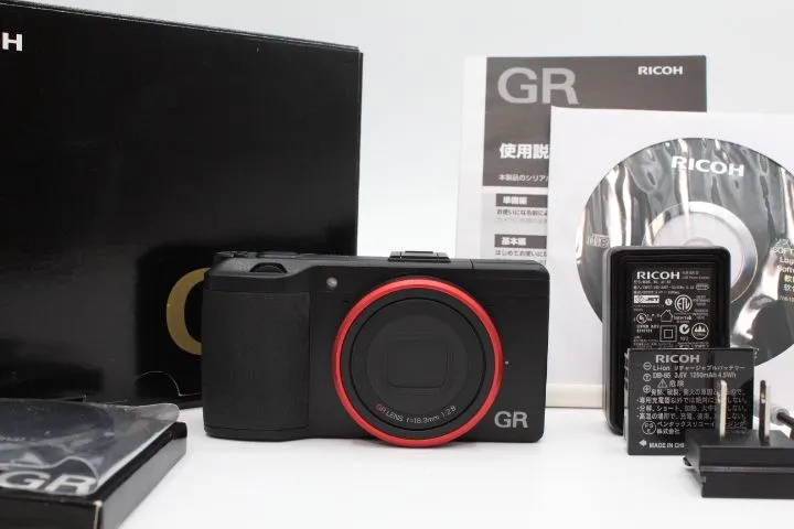 リコー デジタルカメラ GR APS-Cサイズ CMOSセンサー ブラック