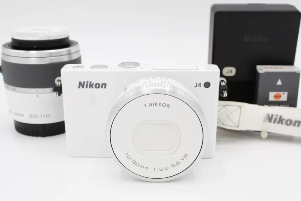 【極美品】Nikon 1 J4　ダブルズームキット ミラーレスカメラ ホワイト rxvevSfoj7zT5iV9HJHLie-