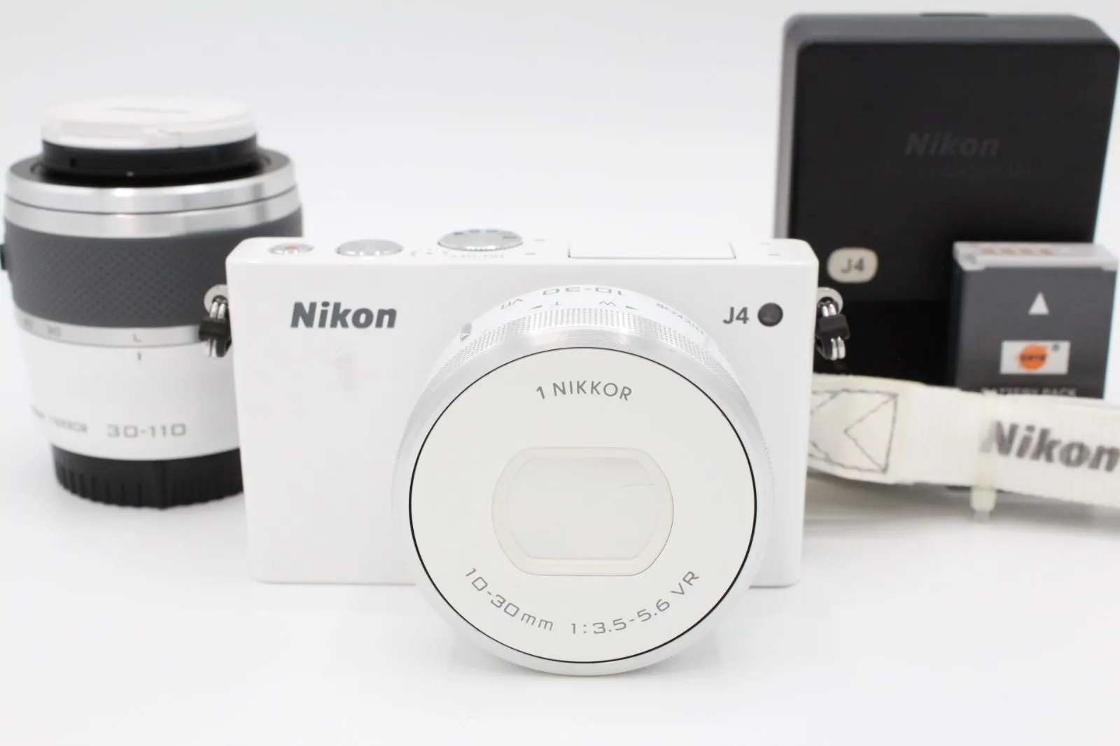 デジタルカメラ Nikon 1 J4 ダブルズームキット [シルバー]カメラ 