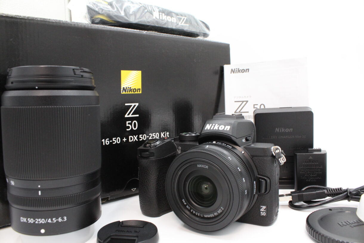 【美品】NIKON ニコン ミラーレス一眼カメラ Z50 ダブルズームキット Z DX 16-50+Z DX 50-250 ブラック