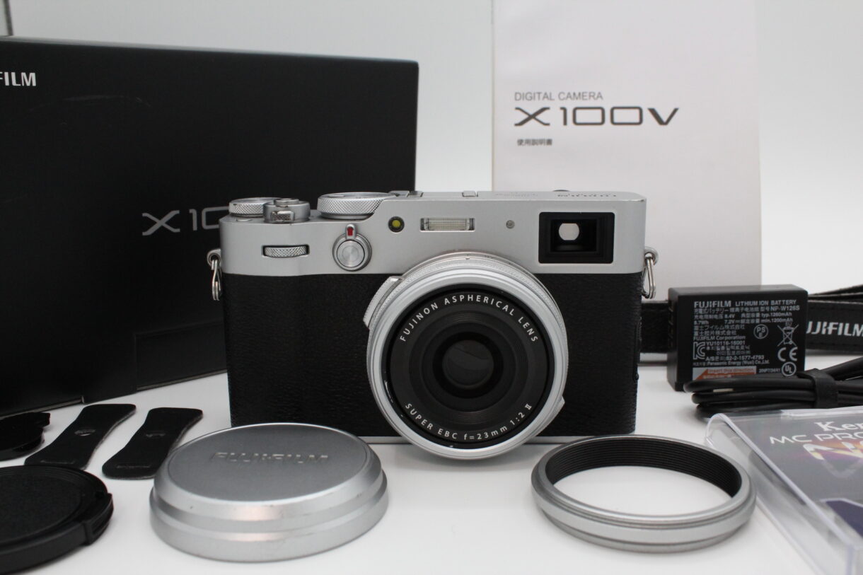 【良品】FUJIFILM 富士フイルム デジタルカメラ X100V シルバー X100V-S