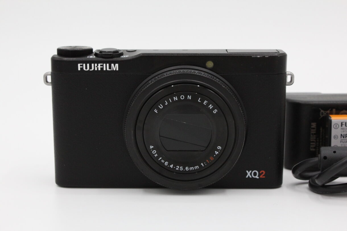 【良品】FUJIFILM 富士フイルム プレミアムコンパクトデジタルカメラ XQ2 ブラック XQ2B
