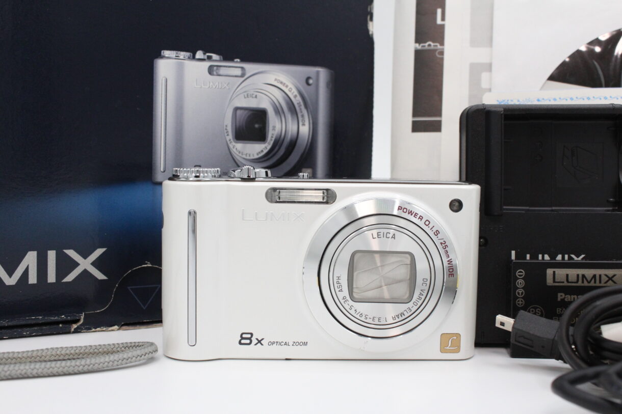 電池パナソニック デジタルカメラ LUMIX (ルミックス) ZX1 ホワイト 