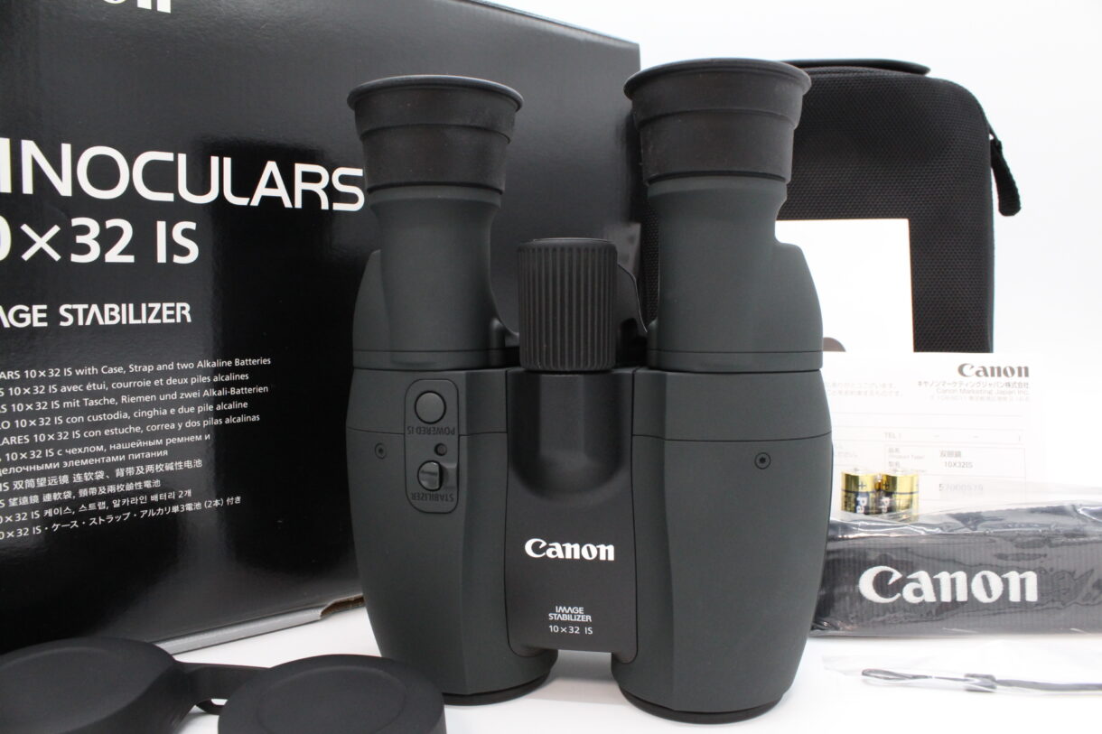 【極美品】CANON キヤノン 双眼鏡 BINOCULARS 10×32 IS #LE2024084