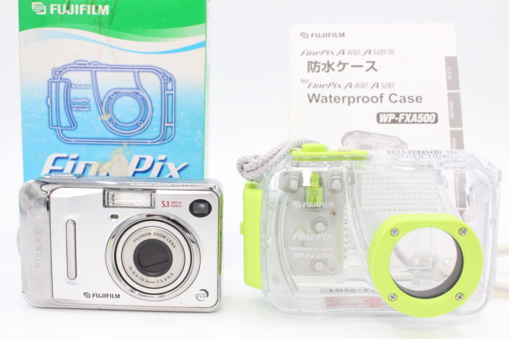 美品】FUJIFILM 富士フイルム デジタルカメラ FinePix