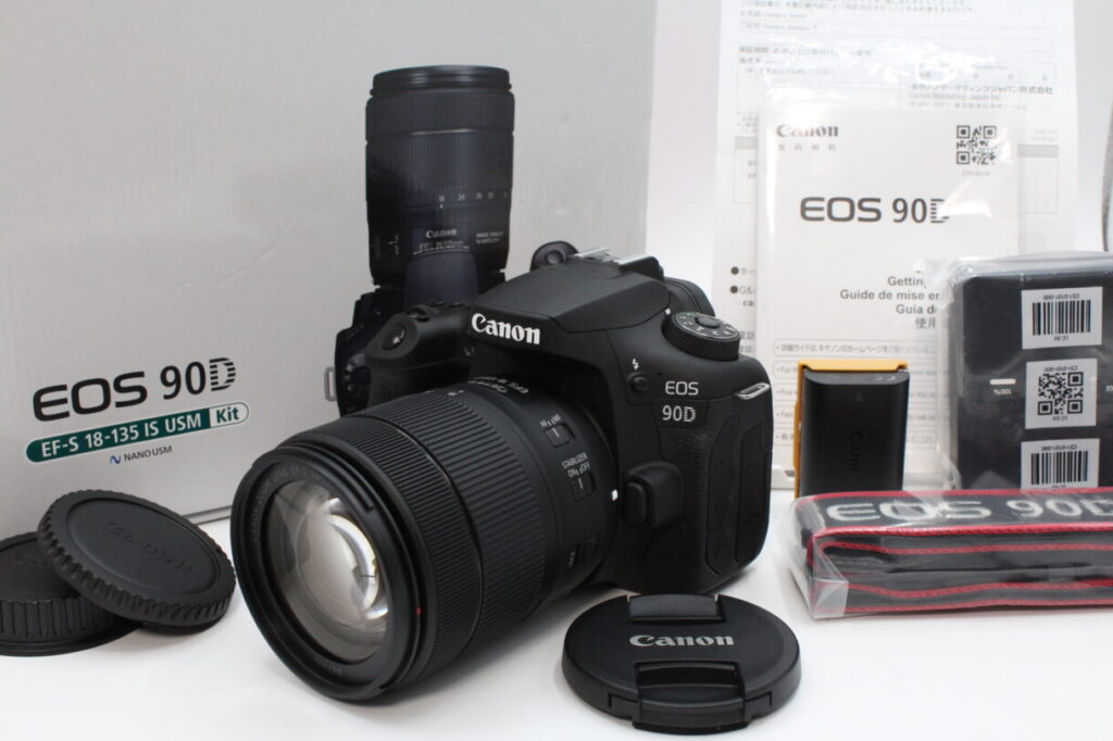 Canon EOS 90D本体 EF-S 18-135mmレンズ バッテリー2個 Canon EOS 90D