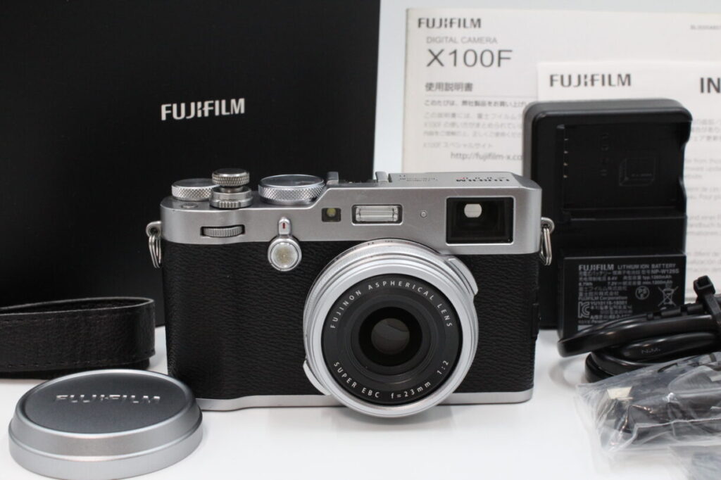 コンパクトデジタルカメラ FUJIFILM X100F ※ジャンク品 富士フイルム - 【中古】(フジフイルム) FUJIFILM X100F-Bの通販