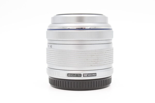 【美品】OLYMPUS オリンパス 標準ズームレンズ M.ZUIKO DIGITAL 14-42mm F3.5-5.6 II R シルバー #LE20248041 - 画像 (3)