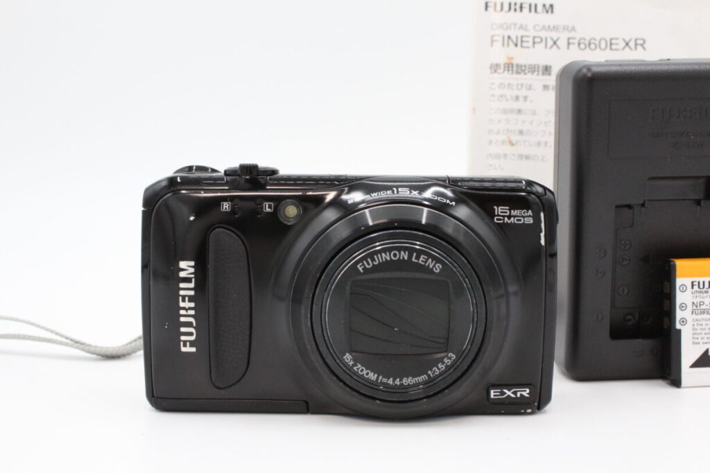 チ*ラ様 A8377 FUJIFILM FinePix F660EXR 黒 デジ A8377 FUJIFILM FinePix F660EXR 黒 デジカメ