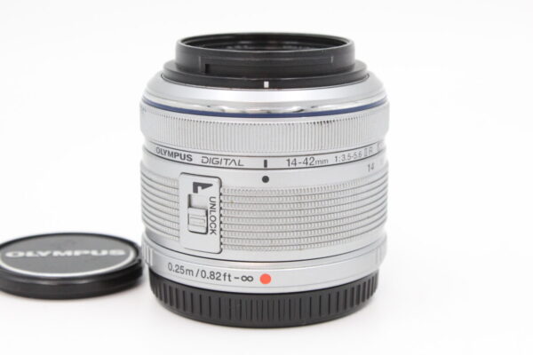 【良品】OLYMPUS オリンパス 標準ズームレンズ M.ZUIKO DIGITAL 14-42mm F3.5-5.6 II R シルバー #LE2024968