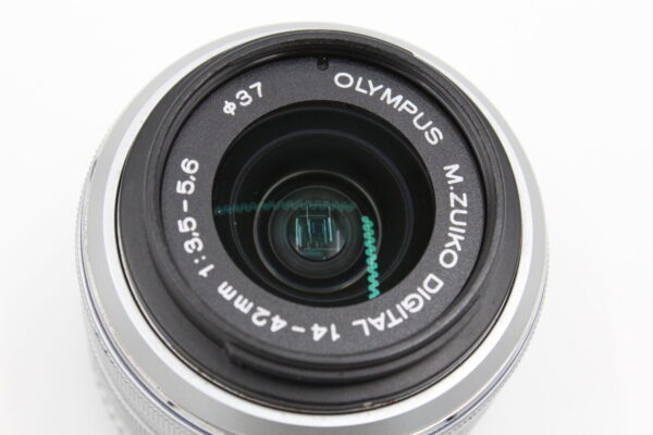 【良品】OLYMPUS オリンパス 標準ズームレンズ M.ZUIKO DIGITAL 14-42mm F3.5-5.6 II R シルバー #LE2024968 - 画像 (7)