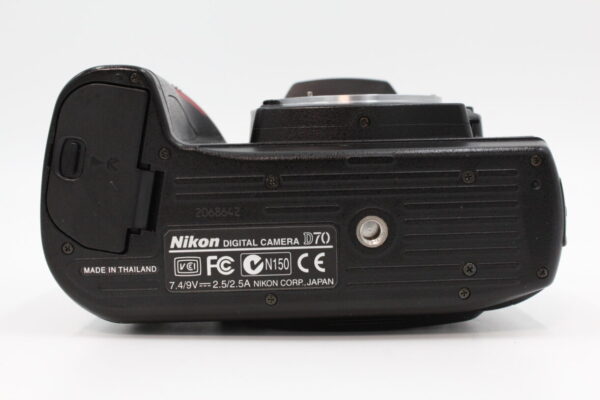 【良品】NIKON ニコン デジタルカメラ D70 ボディ610万画素#LE2022174 - 画像 (10)