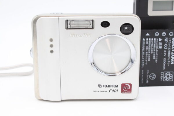 【良品】FUJIFILM 富士フイルム FinePix F401 2.1MP デジタルカメラ 光学3倍ズーム付き#LE2024997