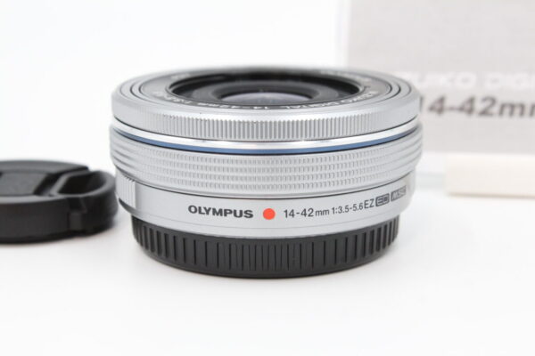 【良品】OLYMPUS オリンパス 電動式パンケーキズームレンズ M.ZUIKO DIGITAL ED 14-42mm F3.5-5.6 EZ SLV #LE20250132