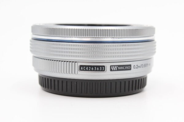 【良品】OLYMPUS オリンパス 電動式パンケーキズームレンズ M.ZUIKO DIGITAL ED 14-42mm F3.5-5.6 EZ SLV #LE20250132 - 画像 (3)