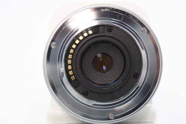 【良品】OLYMPUS オリンパス 電動式パンケーキズームレンズ M.ZUIKO DIGITAL ED 14-42mm F3.5-5.6 EZ SLV #LE20250132 - 画像 (6)