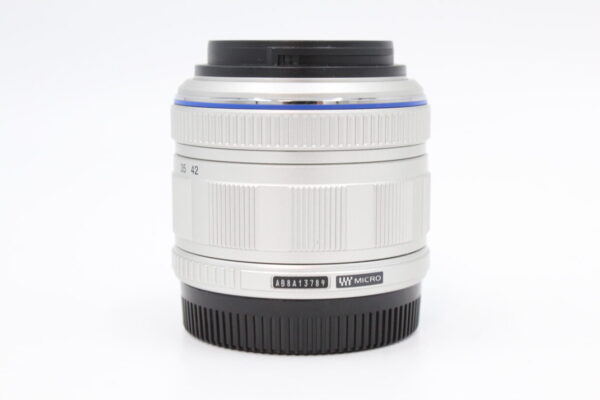 【美品】OLYMPUS オリンパス 標準ズームレンズ M.ZUIKO DIGITAL 14-42mm F3.5-5.6 II シルバー #LE2024984 - 画像 (3)