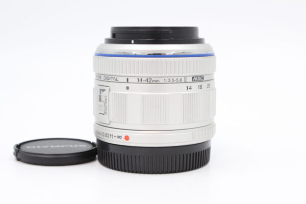 【良品】OLYMPUS オリンパス 標準ズームレンズ M.ZUIKO DIGITAL 14-42mm F3.5-5.6 II シルバー #LE2025009