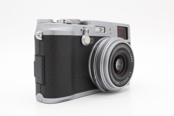 【美品】FUJIFILM 富士フイルム FinePix x100 シルバー デジタルカメラ #LE2025085 - 画像 (8)