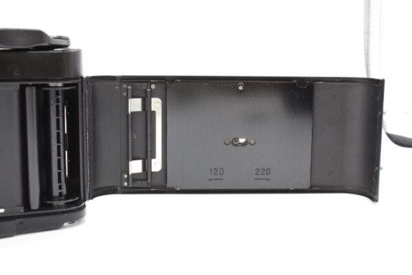 【良品】PENTAX ペンタックス 67II ボディ AEファインダー 中判フィルムカメラ #LE2025251 - 画像 (13)