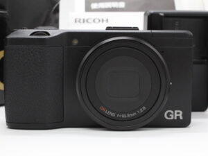 【美品】RICOH リコー デジタルカメラ GR APS-Cサイズ #LE2025214