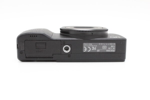 【美品】RICOH リコー デジタルカメラ GR APS-Cサイズ #LE2025214 - 画像 (10)
