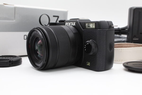 【美品】PENTAX ペンタックス ミラーレス一眼 Q7 02 ズームレンズキット #LE2025138
