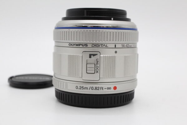 【良品】OLYMPUS オリンパス 標準ズームレンズ M.ZUIKO DIGITAL 14-42mm F3.5-5.6 II シルバー #LE20252012