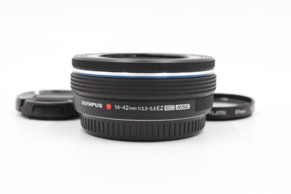 【美品】OLYMPUS オリンパス 電動式パンケーキズームレンズ M.ZUIKO DIGITAL ED 14-42mm F3.5-5.6 EZ BLK#LE20251342