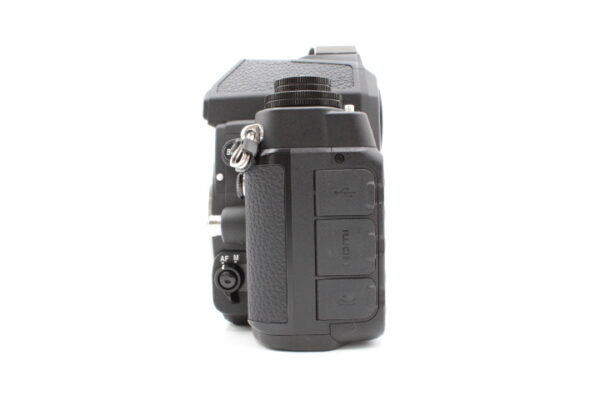【美品】NIKON ニコン デジタル一眼レフカメラ Df ブラックDFBK #LE2025358 - 画像 (3)