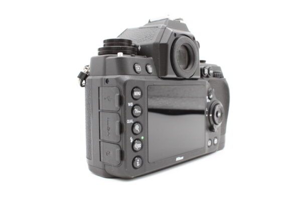 【美品】NIKON ニコン デジタル一眼レフカメラ Df ブラックDFBK #LE2025358 - 画像 (4)