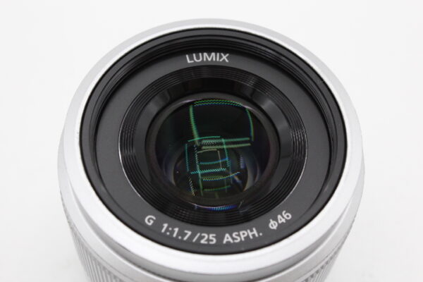 【良品】Panasonic パナソニック 単焦点レンズ マイクロフォーサーズ用 ルミックス G 25mm/ F1.7 ASPH. シルバー H-H025-S#LE2025309 - 画像 (7)