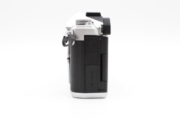 【美品】OLYMPUS オリンパス OM-3 ﾎﾞﾃﾞｨｰ SLV #LE2025419 - 画像 (3)