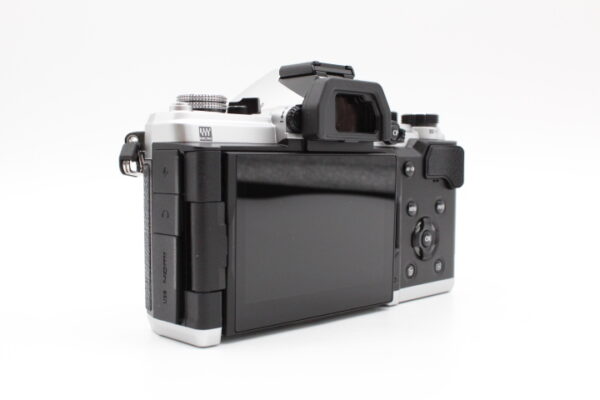 【美品】OLYMPUS オリンパス OM-3 ﾎﾞﾃﾞｨｰ SLV #LE2025419 - 画像 (4)