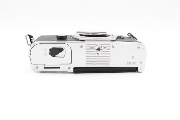 【美品】OLYMPUS オリンパス OM-3 ﾎﾞﾃﾞｨｰ SLV #LE2025419 - 画像 (10)