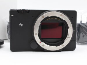 【美品】SIGMA シグマ フルサイズミラーレス一眼カメラ fp ボディ #LE2025416