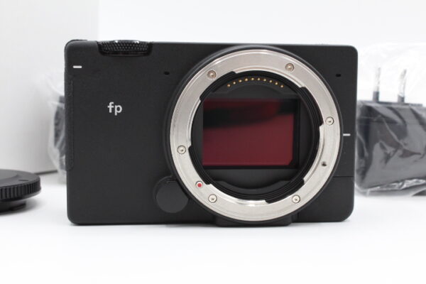 【美品】SIGMA シグマ フルサイズミラーレス一眼カメラ fp ボディ #LE2025416