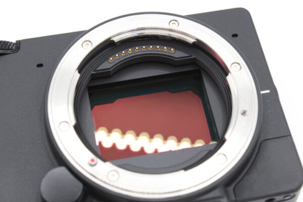 【美品】SIGMA シグマ フルサイズミラーレス一眼カメラ fp ボディ #LE2025416 - 画像 (12)