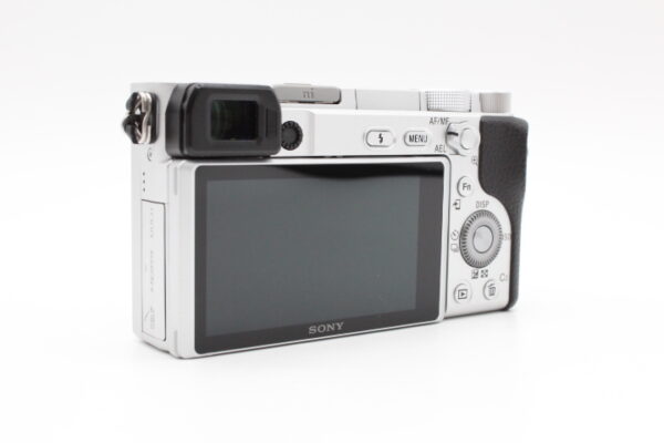 【美品】SONY ソニー α6400 シルバー #LE20254281 - 画像 (4)