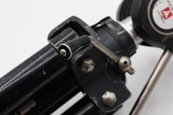 【並品】HUSKY ハスキー PROFESSIONAL TRIPOD 雲台一体型三脚 #LE2025472 - 画像 (6)