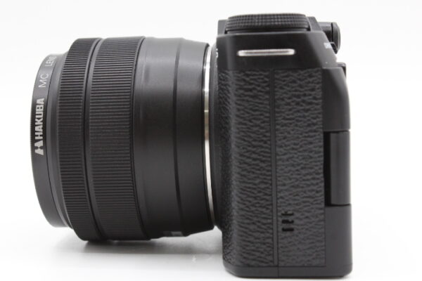 【極美品】FUJIFILM 富士フイルム ミラーレス一眼カメラ X-M5 レンズキット(XF15-45) ブラック F #LE2025560 - 画像 (4)