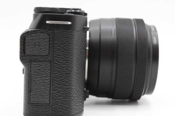 【極美品】FUJIFILM 富士フイルム ミラーレス一眼カメラ X-M5 レンズキット(XF15-45) ブラック F #LE2025560 - 画像 (8)
