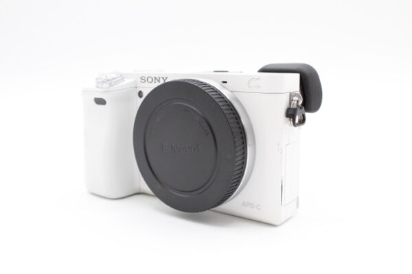 【良品】SONY ソニー ミラーレス一眼 α6000 ボディ ホワイト #LE2025571 - 画像 (2)