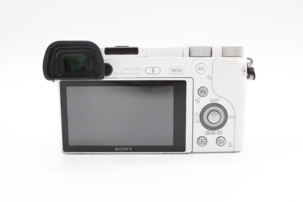 【良品】SONY ソニー ミラーレス一眼 α6000 ボディ ホワイト #LE2025571 - 画像 (5)