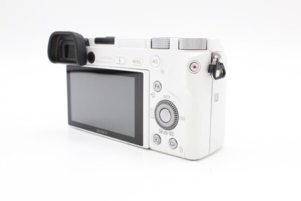 【良品】SONY ソニー ミラーレス一眼 α6000 ボディ ホワイト #LE2025571 - 画像 (6)