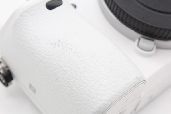 【良品】SONY ソニー ミラーレス一眼 α6000 ボディ ホワイト #LE2025571 - 画像 (13)