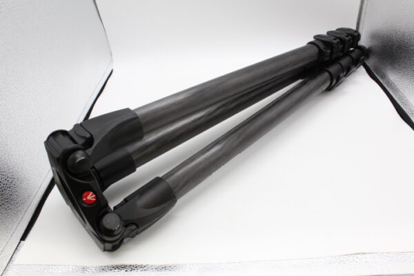 【良品】MANFROTTO マンフロット MPROカーボンファイバー 4段ビデオ三脚 #LE2025565 - 画像 (2)