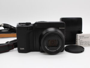 【美品】RICOH リコー デジタルカメラ GXR+P10KIT 28-300mm 170550 #LE2025553