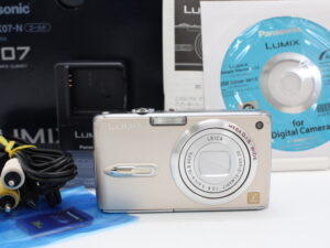 【美品】PANASONIC パナソニック デジタルカメラ LUMIX FX07 グロスゴールド DMC-FX07-N #LE2025652