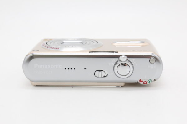 【美品】PANASONIC パナソニック デジタルカメラ LUMIX FX07 グロスゴールド DMC-FX07-N #LE2025652 - 画像 (9)